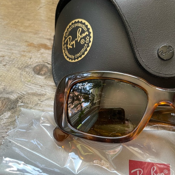 Ray-Ban Sunglasses - Picture 2 of 7